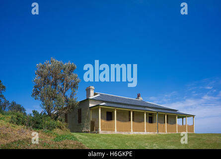 Hornby Lighthouse Keeper's Cottage juste à l'intérieur de la tête du Sud, Sydney Banque D'Images