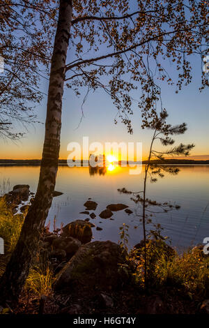 Coucher du soleil dans le sud de la Finlande. Banque D'Images