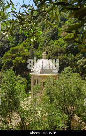 Dôme de l'abbaye de San Fruttuoso de Camogli en Italie Banque D'Images