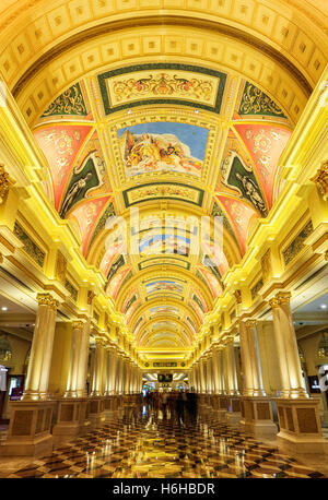 Les motifs complexes sur le plafond de l'hôtel Venetian Macao Cotai,,. Banque D'Images