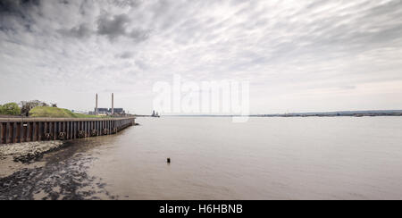 Photo de paysage prise par Tilbury Fort dans l'Essex, donnant sur la tamise Banque D'Images