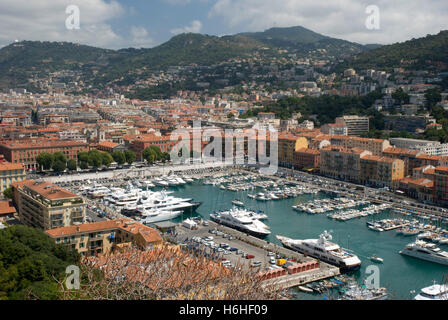 Vue depuis la Colline du Chateau du port, Nice, Côte d'Azur, Provence, France, Europe Banque D'Images