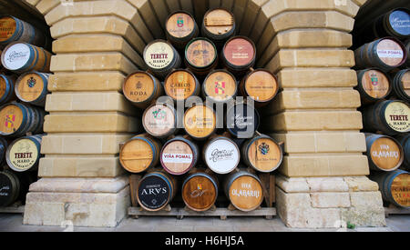 Des tonneaux de vin des grandes bodegas ou winehouses de Haro, La Rioja, Espagne Banque D'Images