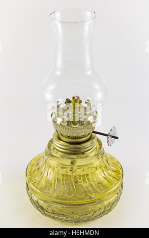 Classic lampe avec verre de cheminée convexe. Utilisent couramment dans le passé avant que l'électricité a été inventé. Banque D'Images