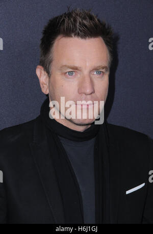 Beverly Hills, CA, États-Unis. 28 octobre 2016. 28 octobre 2016 - Beverly Hills, Californie. Ewan McGregor. 2016 AMD British Academy Britannia Awards décernés par Jaguar Land Rover et American Airlines au Beverly Hilton Hotel. Crédit photo : Birdie Thompson/AdMedia crédit : Birdie Thompson/AdMedia/Alamy Live News Banque D'Images