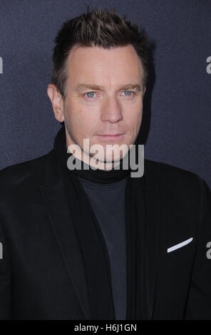 Beverly Hills, CA, États-Unis. 28 octobre 2016. 28 octobre 2016 - Beverly Hills, Californie. Ewan McGregor. 2016 AMD British Academy Britannia Awards décernés par Jaguar Land Rover et American Airlines au Beverly Hilton Hotel. Crédit photo : Birdie Thompson/AdMedia crédit : Birdie Thompson/AdMedia/Alamy Live News Banque D'Images