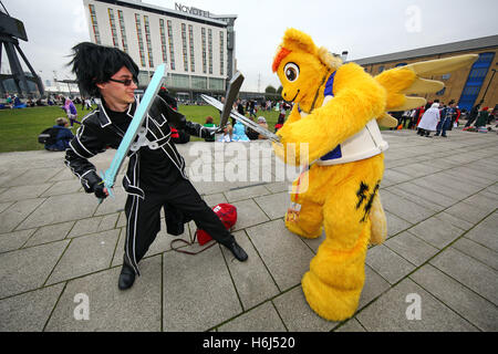 Londres, Royaume-Uni. 29 octobre 2016. Les participants portant à la deuxième journée du costume MCM London Comic Con, l'un des plus grands événements de la culture pop au Royaume-Uni ayant lieu à Excel London. Crédit : Paul Brown/Alamy Live News Banque D'Images