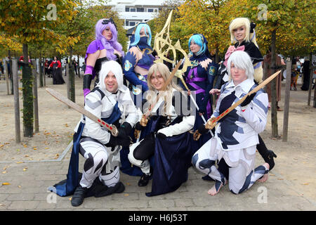 Londres, Royaume-Uni. 29 octobre 2016. Les participants portant à la deuxième journée du costume MCM London Comic Con, l'un des plus grands événements de la culture pop au Royaume-Uni ayant lieu à Excel London. Crédit : Paul Brown/Alamy Live News Banque D'Images