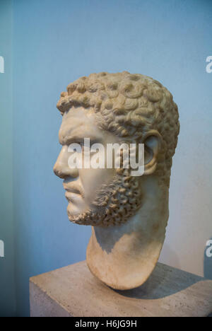 Buste en marbre de l'empereur Caracalla Palais Massimo alle Terme Rome Italie Banque D'Images