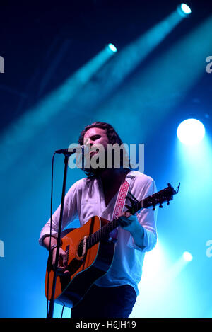 Barcelone - 4 JUIL : Le Père John Misty (band) en concert au Festival de Vida le 4 juillet 2015 à Barcelone, Espagne. Banque D'Images