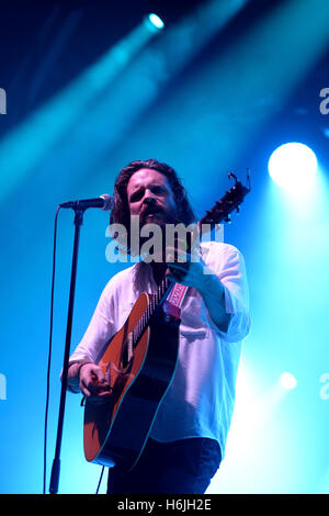 Barcelone - 4 JUIL : Le Père John Misty (band) en concert au Festival de Vida le 4 juillet 2015 à Barcelone, Espagne. Banque D'Images