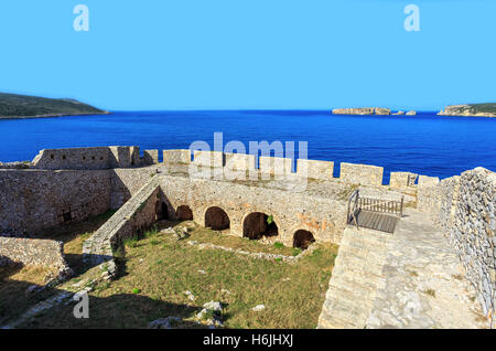 Vue sur la baie d'Nvarino à l'intérieur de la forteresse Neokastro Banque D'Images