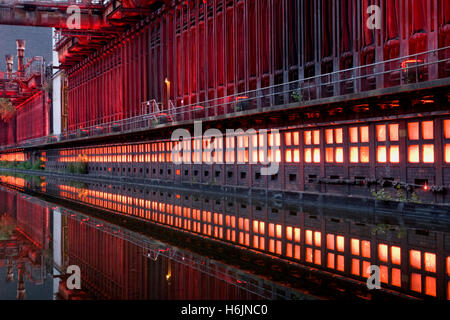 Photo de nuit de la Cokerie Zollverein cokerie, Site du patrimoine mondial de l'UNESCO, Route der Industriekultur Route industrielle de Banque D'Images