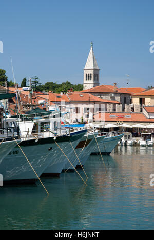 Port et paysage urbain, Porec, Istrie, Croatie, Europe Banque D'Images