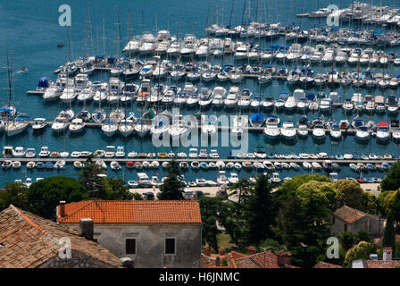 Vrsar port sur la côte Adriatique, l'Istrie, Croatie, Europe Banque D'Images
