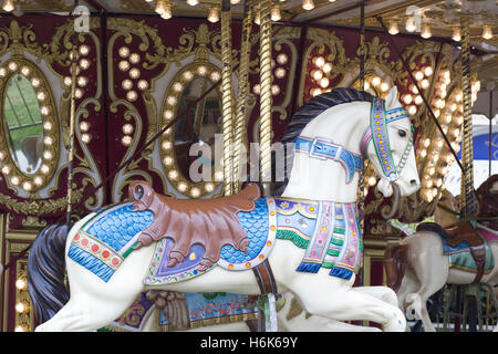 Le galop des chevaux à un célèbre parc d Banque D'Images