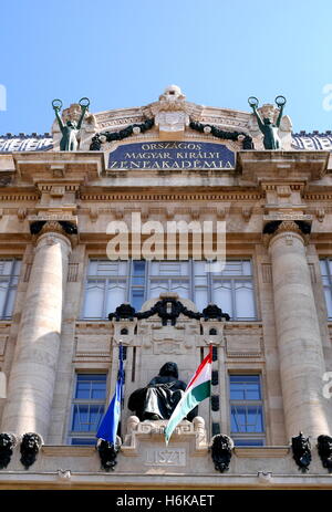 Façade du Liszt Ferenc (Franz Liszt) Academy of Music, Budapest, Hongrie Banque D'Images