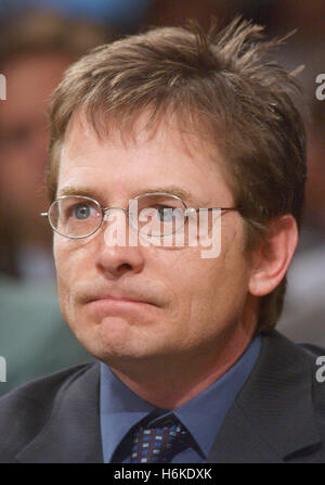 Washington, District de Columbia, Etats-Unis. 22 mai, 2002. Michael J. Fox témoigne pendant le Sénat des États-Unis et de la main-d'Appropriations Subcommittee on HHS Audition sur la maladie de Parkinson à Washington, DC Le 22 mai 2002. Tant M. Fox et Mohammad Ali a plaidé pour un financement accru pour les National Institutes of Health (NIH) pour la recherche sur le Parkinson.Credit : Ron Sachs/CNP © Ron Sachs/CNP/ZUMA/Alamy Fil Live News Banque D'Images