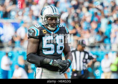 Charlotte, Caroline du Nord, USA. 30Th Oct, 2016. Le secondeur extérieur Carolina Panthers Thomas Davis (58) au cours de l'action de jeu au stade Bank of America à Charlotte, NC. Carolina Panthers les médailles de 30 à 20 sur l'Arizona Cardinals. Crédit : Jason Walle/ZUMA/Alamy Fil Live News Banque D'Images