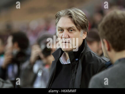 Cologne, Allemagne 30.10.2016, journée de Bundesliga 9, 1. FC Koeln - Hamburger SV : Dietmar Beiersdorfer (Hambourg). Credit : Juergen Schwarz/Alamy Live News Banque D'Images