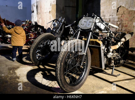 Prague, République tchèque. 29 Oct, 2016. Début de l'exposition de deux jours de toutes les motos Ride Moto Show et ouverture de nouveaux salle polyvalente pour les gens créatifs ont eu lieu à Prague, République tchèque, le 29 octobre 2016. © Roman Vondrous/CTK Photo/Alamy Live News Banque D'Images