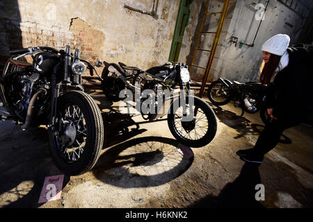 Prague, République tchèque. 29 Oct, 2016. Début de l'exposition de deux jours de toutes les motos Ride Moto Show et ouverture de nouveaux salle polyvalente pour les gens créatifs ont eu lieu à Prague, République tchèque, le 29 octobre 2016. © Roman Vondrous/CTK Photo/Alamy Live News Banque D'Images