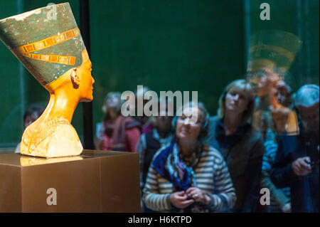 Statue de Nefertiti exposée au Musée Neues de Berlin en Allemagne Banque D'Images