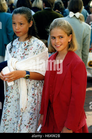 La Princesse Madeleine et une école buddy au dernier jour de classe pour les vacances d'été 1994 Banque D'Images