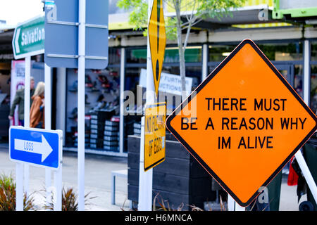 Christchurch, Nouvelle-Zélande. 29 Oct 2016. Cette installation artistique est composé d'un certain nombre de panneaux routiers. Banque D'Images