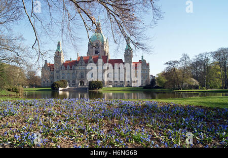 Nouvel hôtel de ville,Hannover - printemps Banque D'Images