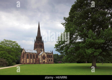 L'été, l'église St Mary vierge, Clumber Park, Nottinghamshire, Angleterre, Grande-Bretagne Banque D'Images