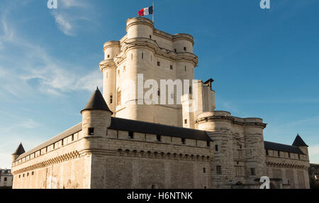 Le château de Vincennes a été au cœur de la monarchie française jusqu'en 1682 lorsque Louis XIV choisit de s'installer à Versailles. Banque D'Images