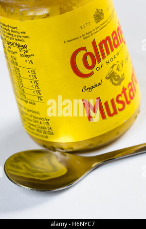 Abstraite de Coleman's moutarde anglaise jar. Banque D'Images