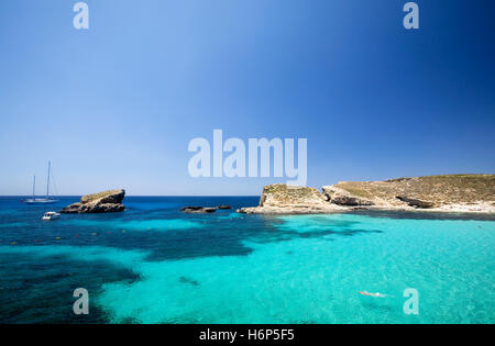 Blue belle beauteously jolie maison de vacances locations de vacances vacances ciel paradise lagoon malte paysages paysage campagne Banque D'Images