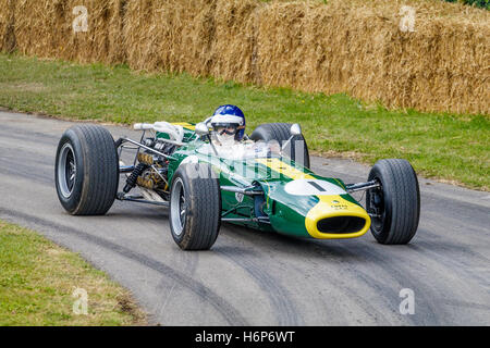 Jim Clarke 1966 Lotus 43 BRM-voiture gagnante du Grand Prix avec Andy Middlehurst au Goodwood Festival of Speed 2016, Sussex, UK. Banque D'Images