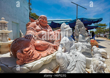 Statues de marbre affiché devant un magasin. La montagne de Marbre, Da nang, Vietnam. Banque D'Images