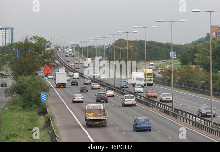 L'autoroute M4 à l'ouest de Londres a photographié à l'Est de l'overbridge montrant la jonction 5 routes de patinage Banque D'Images