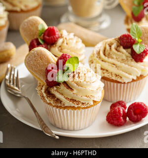 Tiramisu cupcakes avec crème au mascarpone Banque D'Images