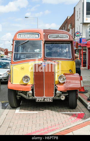 1951 AEC Regal *** demi cab 492 FPP, omnibus à Surrey Motors livrée, North Cheam, Grand Londres, 2008 Banque D'Images