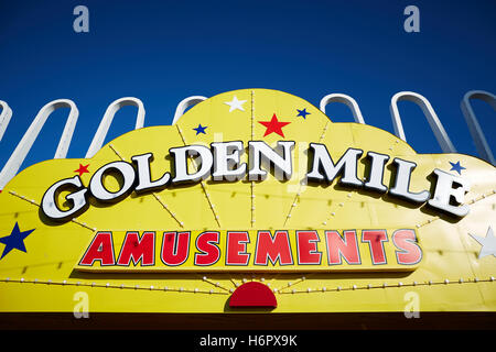 Golden Mile Blackpool Vacances d'inscription ville resort Lancashire attractions touristiques divertissement arcade golden mile Banque D'Images