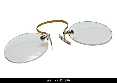 Calice en verre Tumbler antique de l'objet d'oeil Yeux Lunettes lunettes lunettes vintage histoire photographie lecture rétro utilisé Banque D'Images