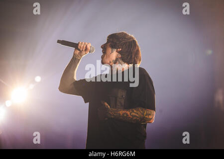 Londres, Royaume-Uni. 31 octobre 2016 - Oliver Sykes, Jordanie, poisson Lee Malia, Matt Kean et Matt Nicholls du groupe de metalcore britannique, Bring Me The Horizon, faire un show spécial Halloween au London O2 Arena, 2016 Credit : Myles Wright/ZUMA/Alamy Fil Live News Banque D'Images