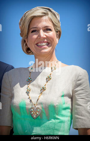 Le roi Willem-Alexander et Maxima La reine des Pays-Bas Visiter le port de Fremantle pour une visite de l'accueil des murs, un monument aux immigrants qui sont arrivés en Australie par la mer, Fremantle, Australie, 31 octobre 2016. Le couple royal néerlandais sont en ce moment en Australie pour une visite de cinq jours. Photo : Patrick van Katwijk/DPA - Pays-Bas et France - - AUCUN FIL SERVICE - Banque D'Images