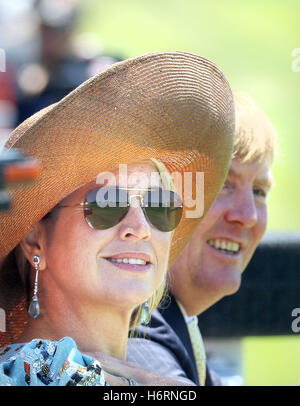 Perth, Australie. 06Th Nov, 2016. Perth, 01-11-2016 Le Roi Willem-Alexander et La Reine Máxima visite de la coupe à l'Mebourne Ascot Racecourse 2e jour de la 5-jours Statevisit à l'Australie de Sa Majesté le Roi Willem-Alexander et SA MAJESTÉ LA REINE Máxima Photo : PRE/Albert Nieboer /Point de vue Out/aucun service de fil/dpa/Alamy Live News Banque D'Images