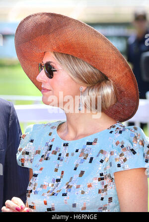 Perth, Australie. 06Th Nov, 2016. Perth, 01-11-2016 La Reine Máxima visite de la coupe à l'Mebourne Ascot Racecourse 2e jour de la 5-jours Statevisit à l'Australie de Sa Majesté le Roi Willem-Alexander et SA MAJESTÉ LA REINE Máxima Photo : PRE/Albert Nieboer /Point de vue Out/aucun service de fil/dpa/Alamy Live News Banque D'Images