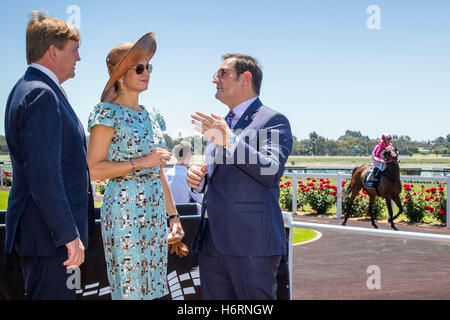 Perth, Australie. 06Th Nov, 2016. Perth, 01-11-2016 Le Roi Willem-Alexander et La Reine Máxima visite de la coupe à l'Mebourne Ascot Racecourse 2e jour de la 5-jours Statevisit à l'Australie de Sa Majesté le Roi Willem-Alexander et SA MAJESTÉ LA REINE Máxima PRE/Albert Nieboer /Point de vue Out/aucun crédit de service fil : dpa/Alamy Live News Banque D'Images