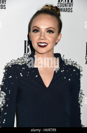 Nashville, Tennessee, USA. 1er novembre 2016. 01 novembre 2016 - Nashville, Tennessee - Danielle Bradbery. BMI Country Awards 64e congrès annuel, 2016 BMI Country Awards, qui a eu lieu à IMC Music Row siège. Crédit photo : Laura Farr/AdMedia Crédit : Laura Farr/AdMedia/ZUMA/Alamy Fil Live News Banque D'Images