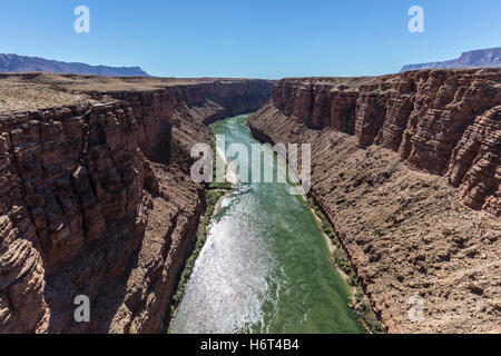 Vue sur la rivière Colorado de Marble Canyon dans l'Arizona du Nord. Banque D'Images