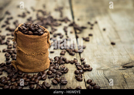 Tasse tasse de café la caféine des boissons Café haricots sac sac tasse verre bavoirs potable bois d'épices vintage hot Coffee cup goût haricots Banque D'Images