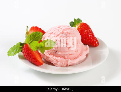 Aliment aliments surgelés de fruits doux traiter personne saveur porcelaine glaces Glace icecream blanc dessert Banque D'Images